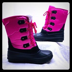 NWOT Snotec Sherpa Lined Pink Black Snow Boots 10